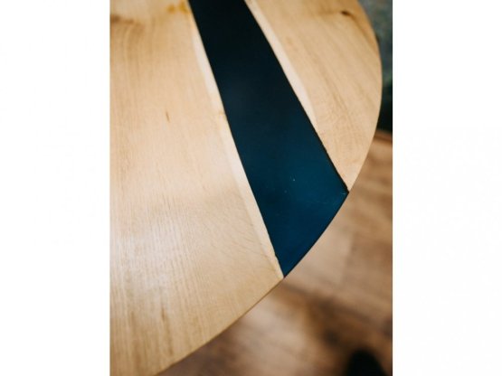 Black resin oak